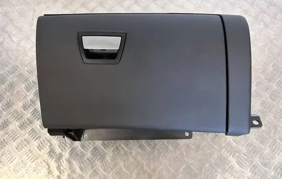 Maserati Ghibli Glove box 670010941