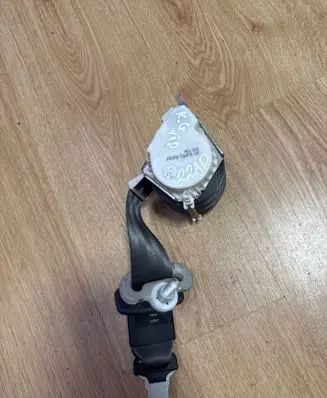 Renault Modus Middle seatbelt (rear) 330352211 33035173 34029478