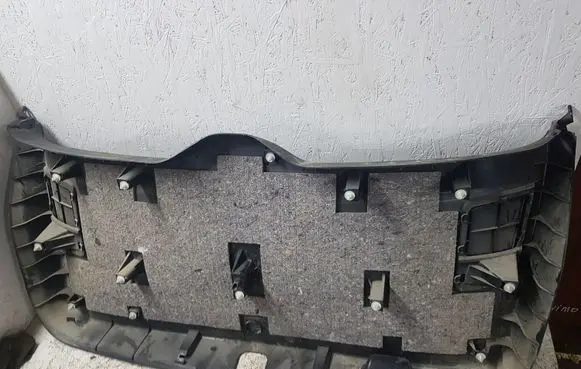 Subaru Legacy Tailgate trim