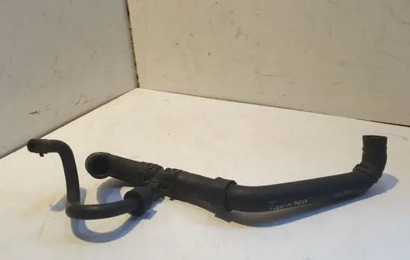 Volkswagen Touareg I Engine coolant pipe/hose