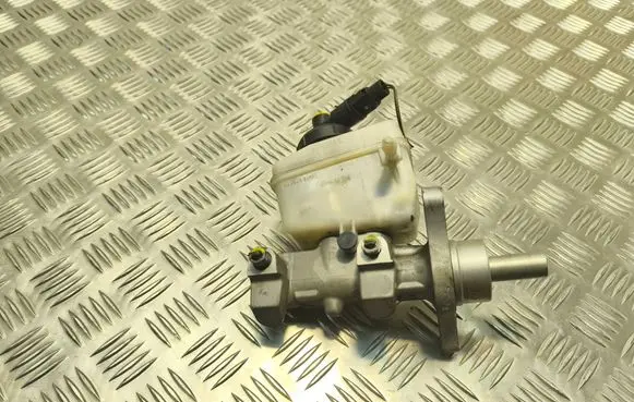 Dacia Duster Master brake cylinder 03350890461 03350890471
