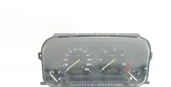 Volkswagen Golf III Speedometer (instrument cluster) 1H0919864Q 351054000 354001002