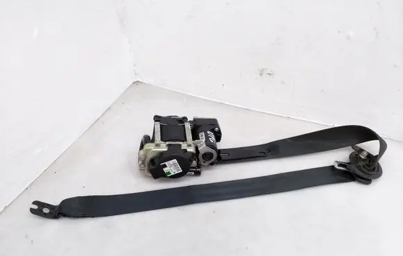 Volkswagen PASSAT B8 Front seatbelt 631627100C 626346700