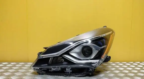 Toyota Yaris Headlight/headlamp TOYOTA-YARIS 2361