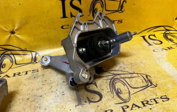 Dacia Sandero III Gearbox mounting bracket 112535643R 112338883R