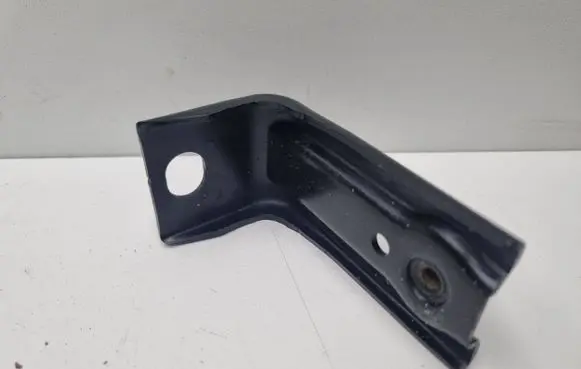 Mercedes-Benz E W212 Radiator support slam panel bracket A2126200028 2126200028