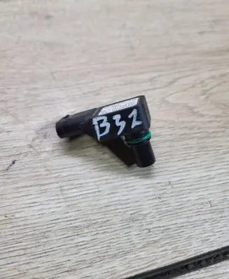 Mercedes-Benz B W246 W242 Air pressure sensor A0101537428 0261230442