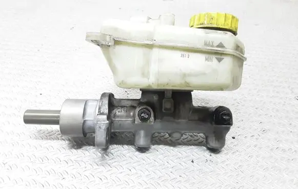 Skoda Fabia Mk1 (6Y) Master brake cylinder