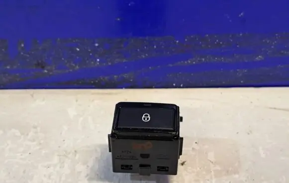 Jaguar XE Central locking switch button GX7314017FC