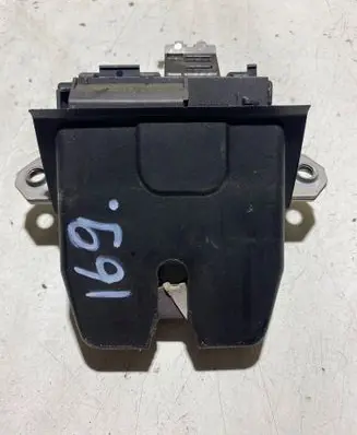 Loading door lock