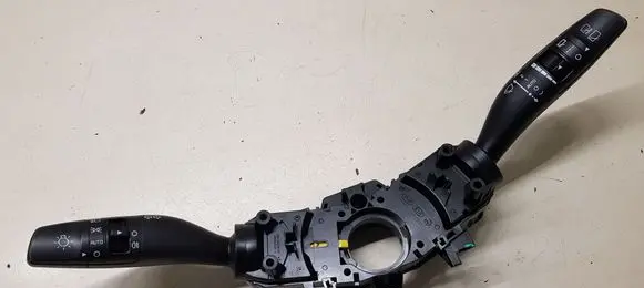 Wiper turn signal indicator stalk/switch
