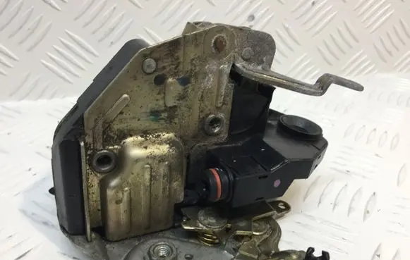 Mercedes-Benz E W124 Front door lock