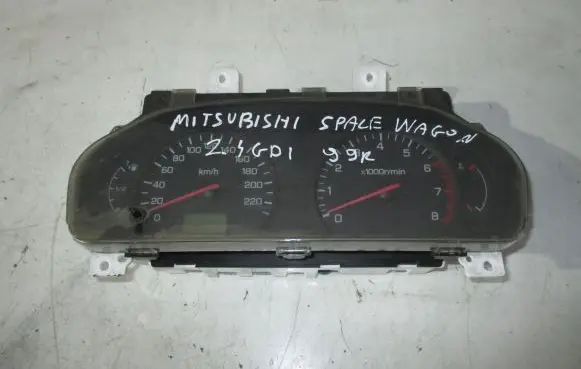 Mitsubishi Space Wagon Speedometer (instrument cluster)