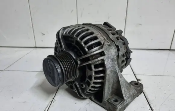 Volvo S80 Generator/alternator 30658085 0124525060