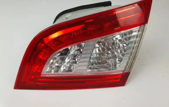 Peugeot 508 Tailgate rear/tail lights