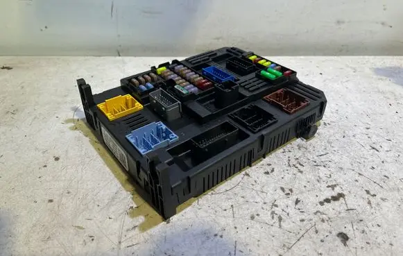 Citroen C4 X Comfort/convenience module 965665080 98556650 0482461207