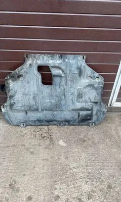 Engine splash shield/under tray