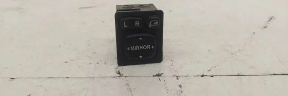 Toyota Avensis Verso Wing mirror switch 769747B 183575