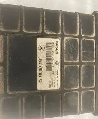 Volkswagen Golf III Engine control unit/module 0261203210 021906258CG