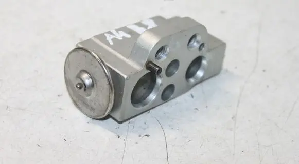 Audi A4 S4 B8 8K Air conditioning (A/C) expansion valve 