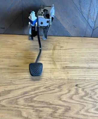 Honda HR-V Clutch pedal 