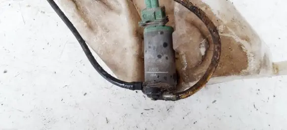 Peugeot 206 Windscreen/windshield washer pump 90095