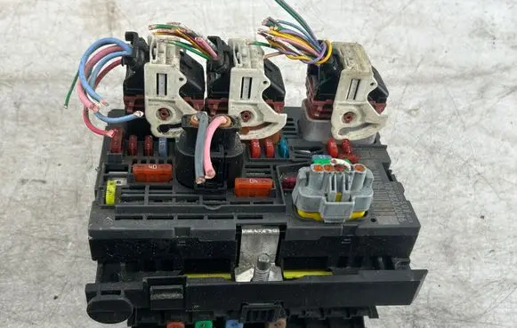 Fiat Scudo Fuse module 9807028680