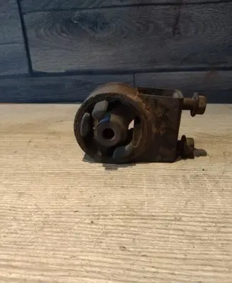 Mazda 626 Engine mount bracket 3F03 GA2G