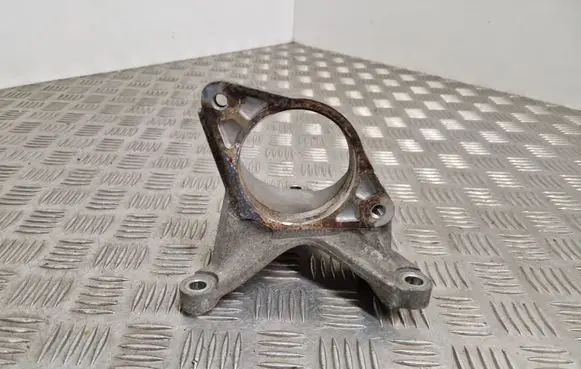 Peugeot 508 RXH Driveshaft support bearing bracket 