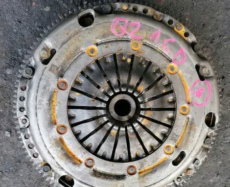 Audi Q2 - Clutch set kit 04L141025G
