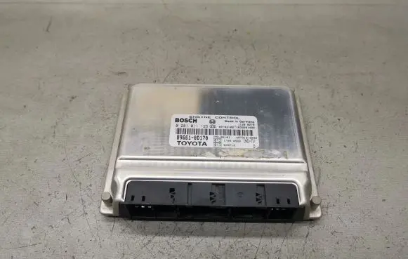 Toyota Yaris Engine control unit/module 0281011125 896610D170