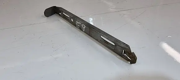 Volvo XC90 Headlight/headlamp mounting bracket 8637181