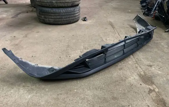 Nissan Qashqai J12 Front bumper lower grill