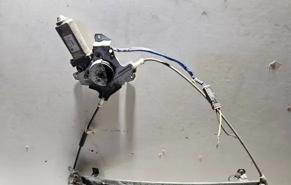 Nissan Bluebird Front door window regulator with motor 80730D4015 880625 DGPWF20