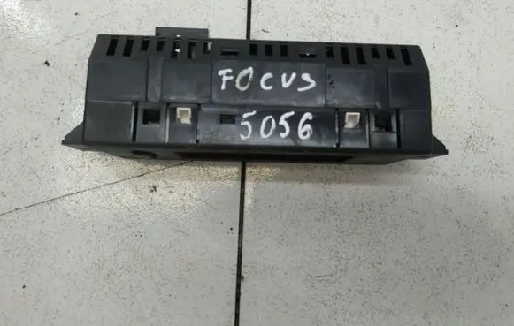 Ford Focus Screen/display/small screen 009133265 26503158064