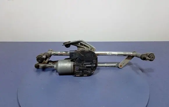 Volkswagen Golf VII Front wiper linkage and motor 517955023B