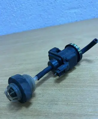 Mercedes-Benz C W203 Engine mount vacuum valve A0005450427 D7078
