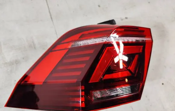 Volkswagen Tiguan Rear/tail lights 5NA945207M 0021488211