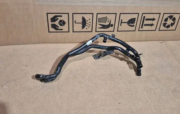 Volkswagen Touareg II Engine coolant pipe/hose 7P6121070AE 20100513 AF23002601