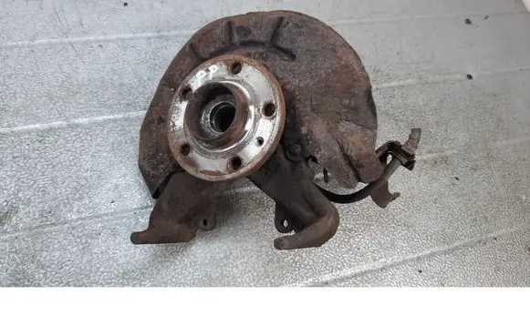 Skoda Fabia Mk1 (6Y) Front wheel hub spindle knuckle