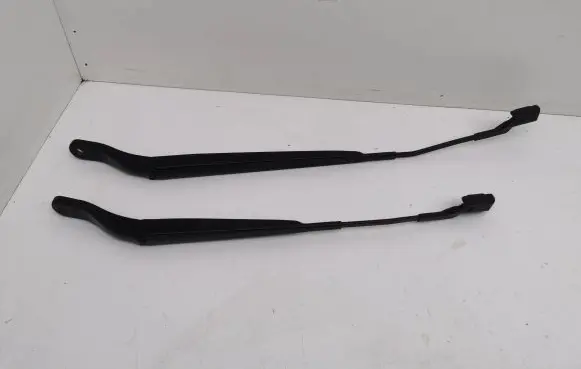 Front wiper blade arm