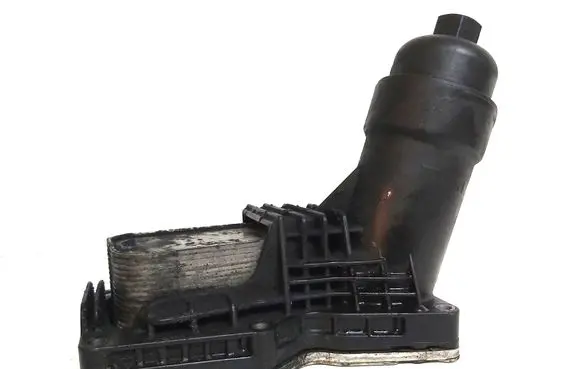 Toyota Avensis T270 Oil filter mounting bracket 8507626 70377354
