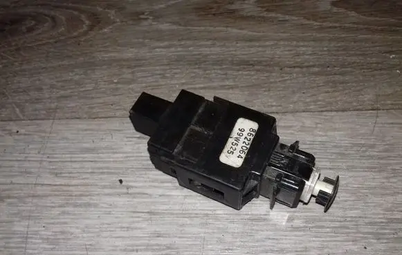 Volvo S80 Brake pedal sensor switch 8622064