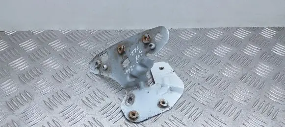 Fender mounting bracket