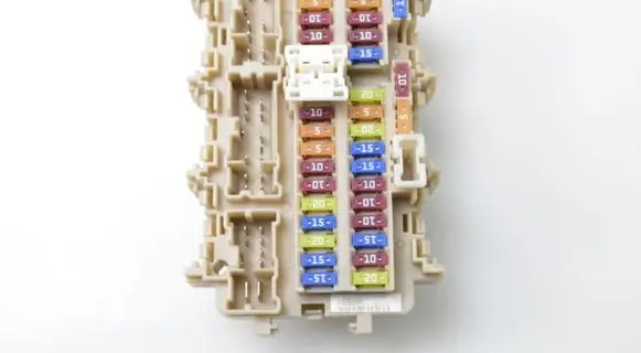 Nissan Qashqai Fuse module 4EB0A