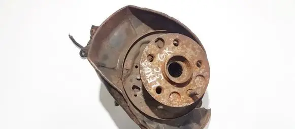 Rear wheel hub