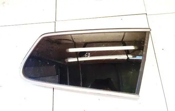 Volkswagen PASSAT B7 Rear side window 43R001108