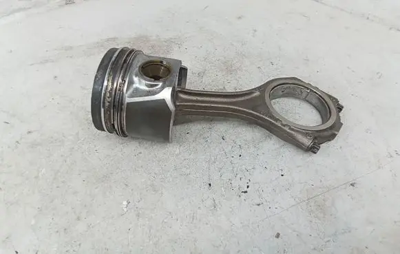 Volkswagen Touareg I Piston with connecting rod