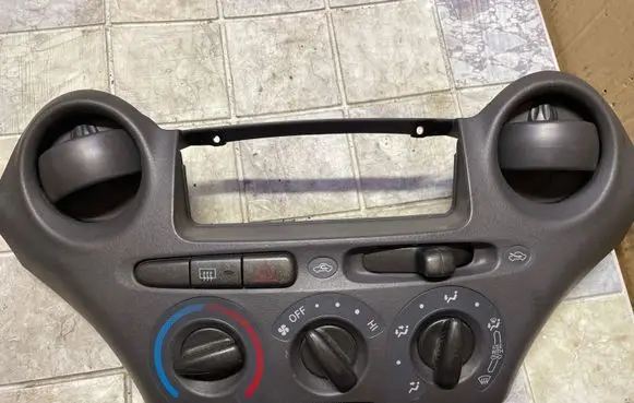 Toyota Yaris Climate control unit 758268701