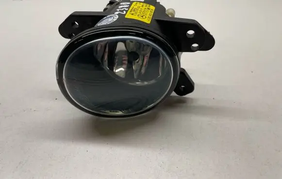 Mercedes-Benz C W204 Front fog light 2518200856 A2518200856 0305076002